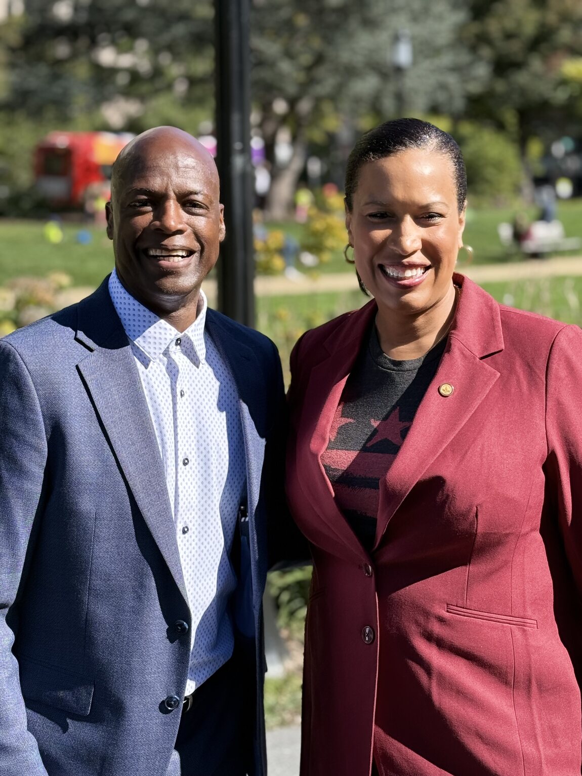 Darrell Green serving the community