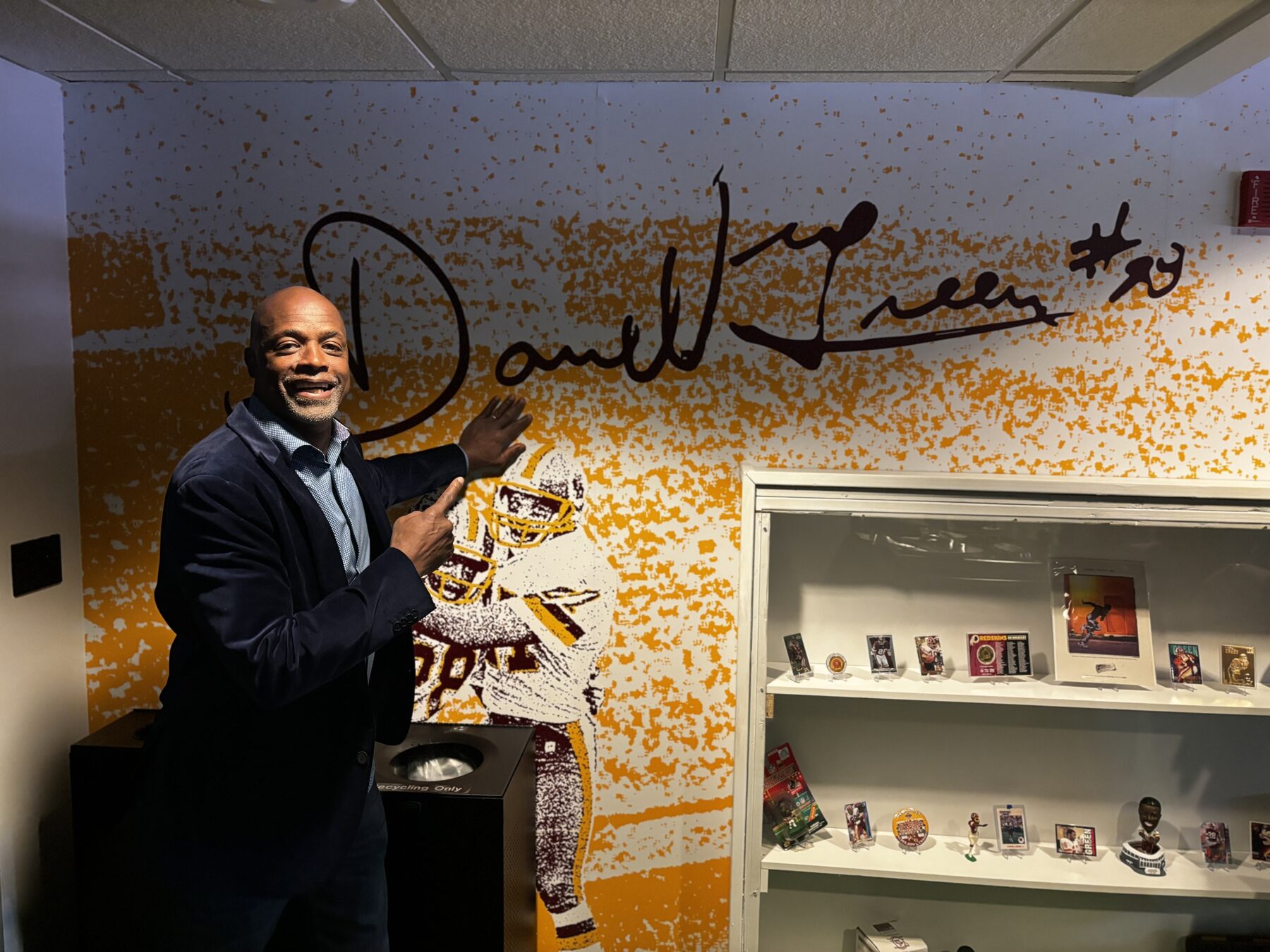 Darrell Green at his memorabilia exhibit